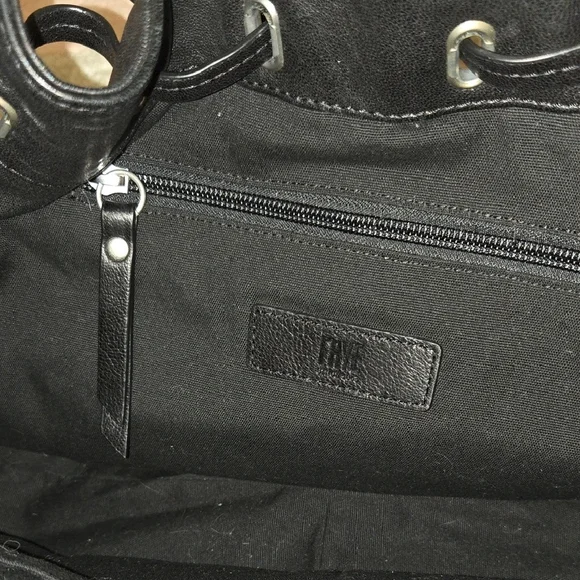 Frye Black Leather Shoulder Bag EUC - Picture 10 of 16